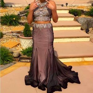 Beautiful Alyce Paris dress. 2 piece Corset top! Size 6 Beautiful Stones